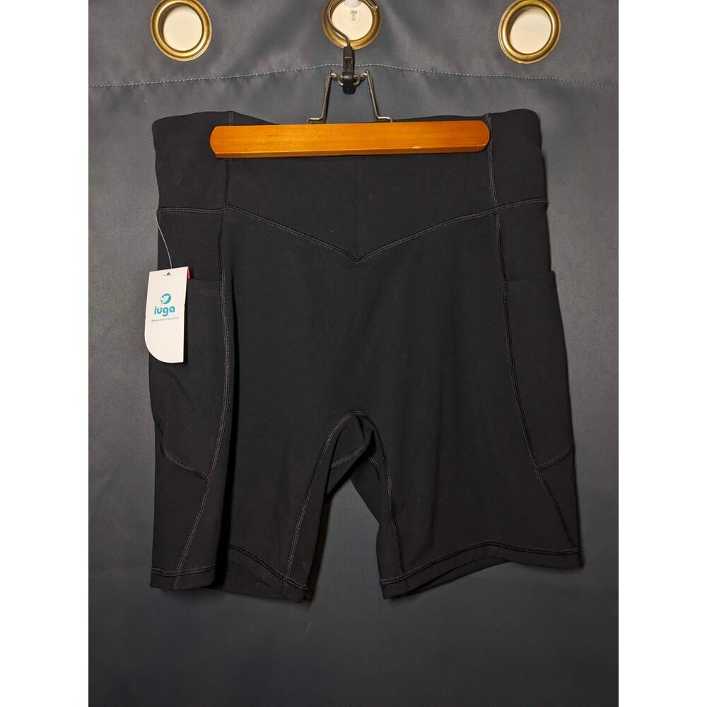 Iuga - L - Poly. Blend - Black - Scrunch Butt Shorts, High Waist with Pockets